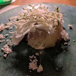 RESTAURANT LUKE with SKY LOUNGE - 「アンティパスト」寒鰤・大根・カリフラワーのアマルフィカーナ。こちらの寒鰤もツレへダイブ！！カリフラワーと大根はサラダみたいで美味しかったです。…んで「アマルフィカーナ」ってナニ！？