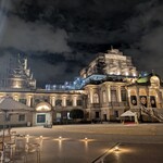 RESTAURANT LUKE with SKY LOUNGE - 夜の「築地本願寺」。メンテナンス中です。