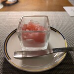 RESTAURANT LUKE with SKY LOUNGE - 「氷菓」薔薇とプロセッコのグラニータ。アルコール感はほとんどなく、芳醇な薔薇の香りが口いっぱいに広がります。