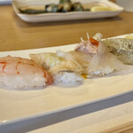 すし処鳴海 - 甘エビ　バイ貝　カワハギ　ズワイガニ