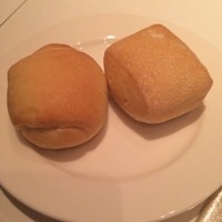 unito - パンは2種類ホカホカです＼(^o^)／