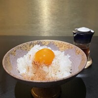 完全個室焼肉かなう - TKG715円　トリュフ醤油をかけてパクっ