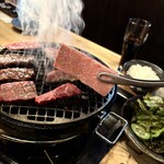 京の虎牛 近江牛焼肉と神戸ビーフ - 