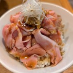 RAMEN MATSUI - チャーシューご飯。肩ロースっぽいですね～。