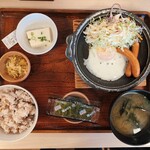 やよい軒 - 料理写真:エッグ&ウインナー朝食(もち麦ごはん)