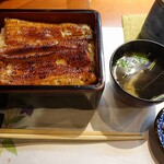 うなぎ いけだ - 蓋を開けると