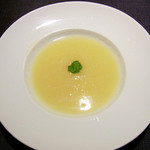 ペルー料理 bepocah - ホワイトアスパラガスのスープ