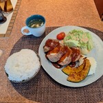 Cafe slack cats - 今週のランチミートローフご飯大盛