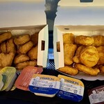 マクドナルド - 料理写真:チキンマックナゲット15個×2 ソースが6つ付いてくる