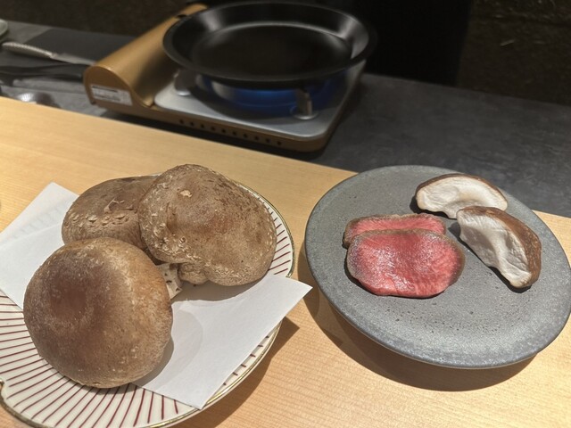 関西風、ワイン割下、関東風の3種のすき焼きを贅沢に』by 真母衣波