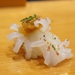 天寿し - 赤烏賊に雲丹、飛子、新芽、錦胡麻