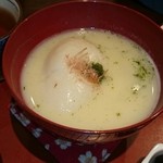 甘味茶屋 ぶどうの木 - 具は金時人参&大根でした。トッピングの青のりの風味もGood!