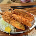 Taishu Sakaba Banpaiya Kitakantou furusatohen fandesu ueno ten - Double Fried Horse Mackerel!
