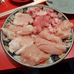 大阪町焼肉 しんちゃん - ホルモン盛り合わせ（塩）1,499円税抜〜3種類入ってた
