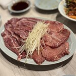 焼肉 三宝苑 - 特上タン塩、ツラミ塩