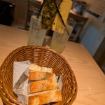 原価ビストロチーズプラス 町田 - ホカッチャとパイナップルスパークリング　パイン6/1位