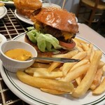 TRANQUIL - チーズバーガー