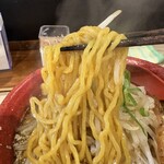 拉麺大公 - ニンニクみそ、麺リフトアップ