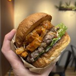 TRAVIS BURGER - 『AMATRICIANA BURGER￥1,980』
            『lunch drink￥165』