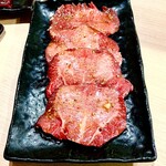 和牛ホルモンとタレ漬け焼肉 壺ほる - 