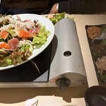 完全個室居酒屋 串や三ぞう - サラダ。