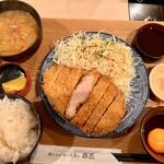 豚しゃぶ せいろ蒸し専門店 豚匠 北浜邸 - ロースカツ定食1250円