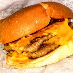 モスバーガー - 黒毛和牛のダブルチーズバーガー