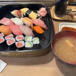 やよい寿司 - 中寿司1.５人前