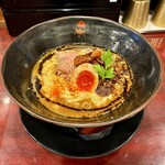 スパイスで笑顔に - ニンニクカレーラーメン(ノーマル)