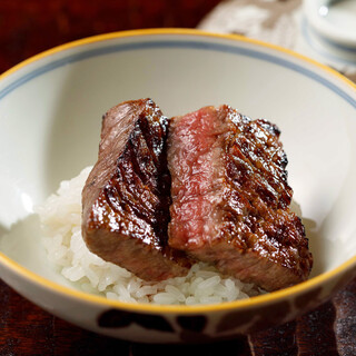 これを目当てのゲストも多いスペシャリテ“カイノミの飯蒸し”