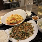 チャイナ ダイニング 羽龍 - お冷は、お茶です。