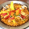 バニュルス - 名物！魚介と鶏肉のミックスパエリア。