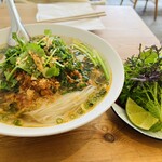 フォー ラスカル - お野菜バサバサあって嬉しい