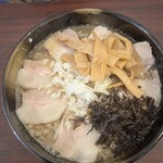 麺や あさひや - 背脂煮干し(大盛り） 麺が少ないと彼が食べてました