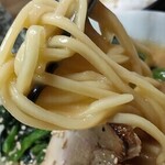 横浜家系ラーメン 魂心家 目黒店 - 麺。柔らか目でお願いしました。