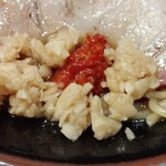 横浜家系ラーメン竈門家直系店赤門家 - 豆板醤と小悪魔子ニンニク