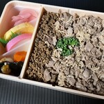 駅弁屋 頂 - 料理写真:牛肉どまん中（しお）1,620円