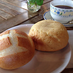 パンと洋菓子の東屋 - あんメロンパン160円とチーズフランス180円☺︎