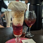 浅煎りコーヒーと自然派ワイン Typica