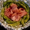 東京スカイツリータウンの庭 - 鶏肉と枝豆のさやごとアヒージョ
