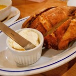 プルピエ - チャバタと自家製合わせバター