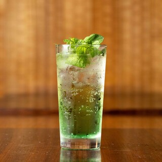 【串揚げ専用ハイボール】など串揚げに合うドリンクも豊富です！