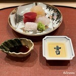 御料理 寺沢 - 伊勢海老に塩竈産の目鉢鮪の赤身に寒鮃の向付を割醤油と煎り酒