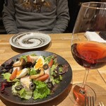 洋食 おがた - ニース風サラダ　サワラのコンフィーと・ロゼワイン