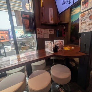 有楽町GYOZA待合室_2