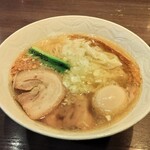 支那そばや - 塩 ワンタン麺 大盛り 名古屋コーチン 味付玉子 トッピング