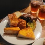 MORETHAN TAPAS LOUNGE - 