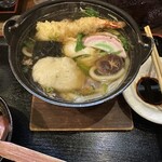 わらじや - 天鍋うどんは海老天入りの、関東で普通の鍋焼きうどん