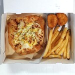 ピザハット - 料理写真:お持ち帰り限定 MY BOX じゃがマユコーン ポテト、ナゲット付き