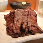 牛たん一徹 - 一徹定食 (とろろ付き) 1200円。